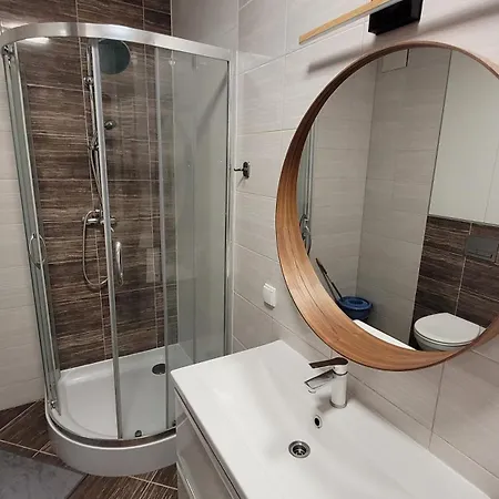 Boznicza Retreat With Free Garage Parking