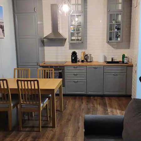 Boznicza Retreat With Free Garage Parking *