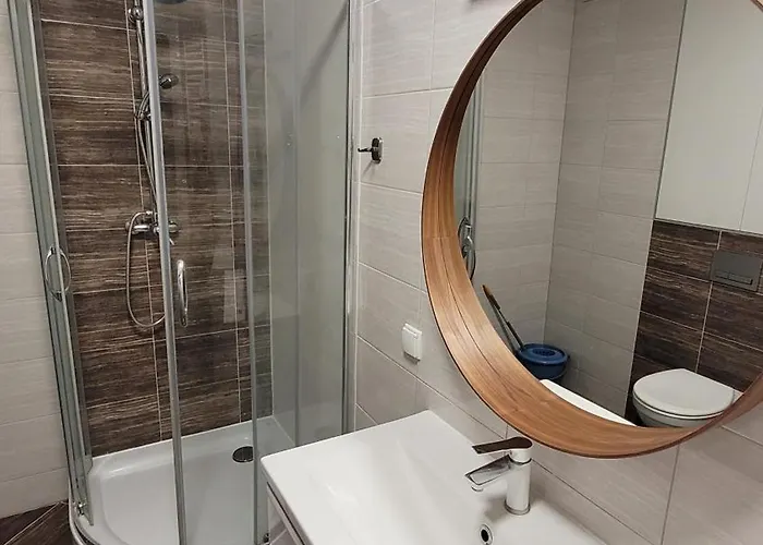 Boznicza Retreat With Free Garage Parking